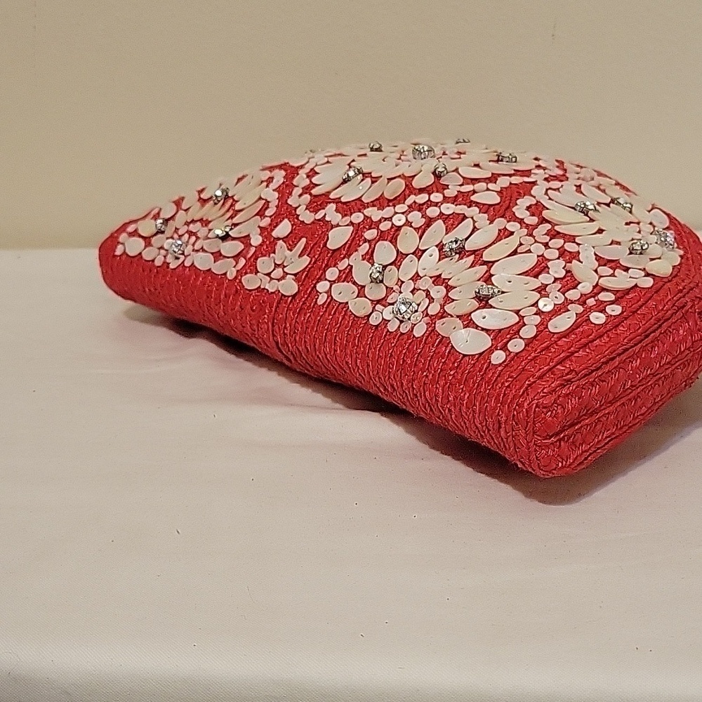 Eric Javits Red Straw Beaded Shoulder Bag - Picture 7 of 11